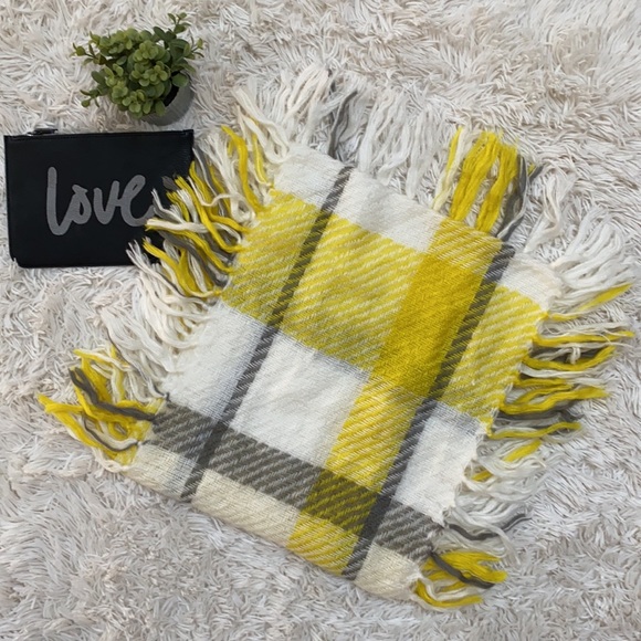 LOFT Accessories - 🎉HP👍🏼 Loft Fringe Knit Scarf 💗 Ivory Gray Yellow Plaid